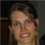 Profesora de Química imparte clases para nivel secundario